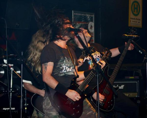 Thanks to Eva + Pascal for the pics!