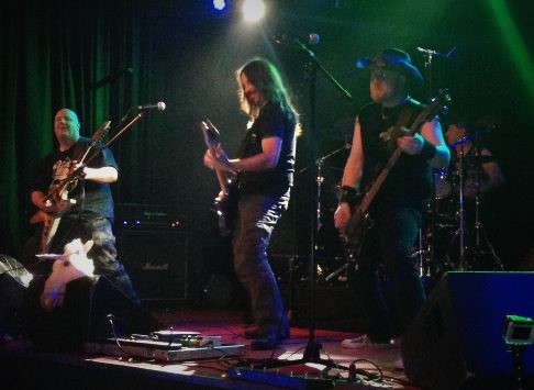 Thanks to Sarah & Dominique for the pics!